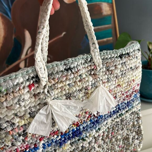 Hand crafted Woven Plastic Bag Eco-Friendly Multicolor Tote Bag 16" x 13" - Picture 5 of 16